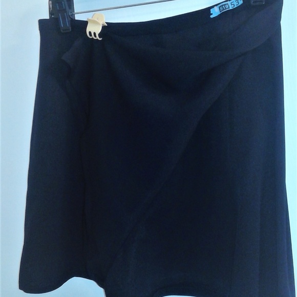 MAX STUDIO BLACK SKORT SIZE 10 EXCELLENT CONDITION - Picture 5 of 6
